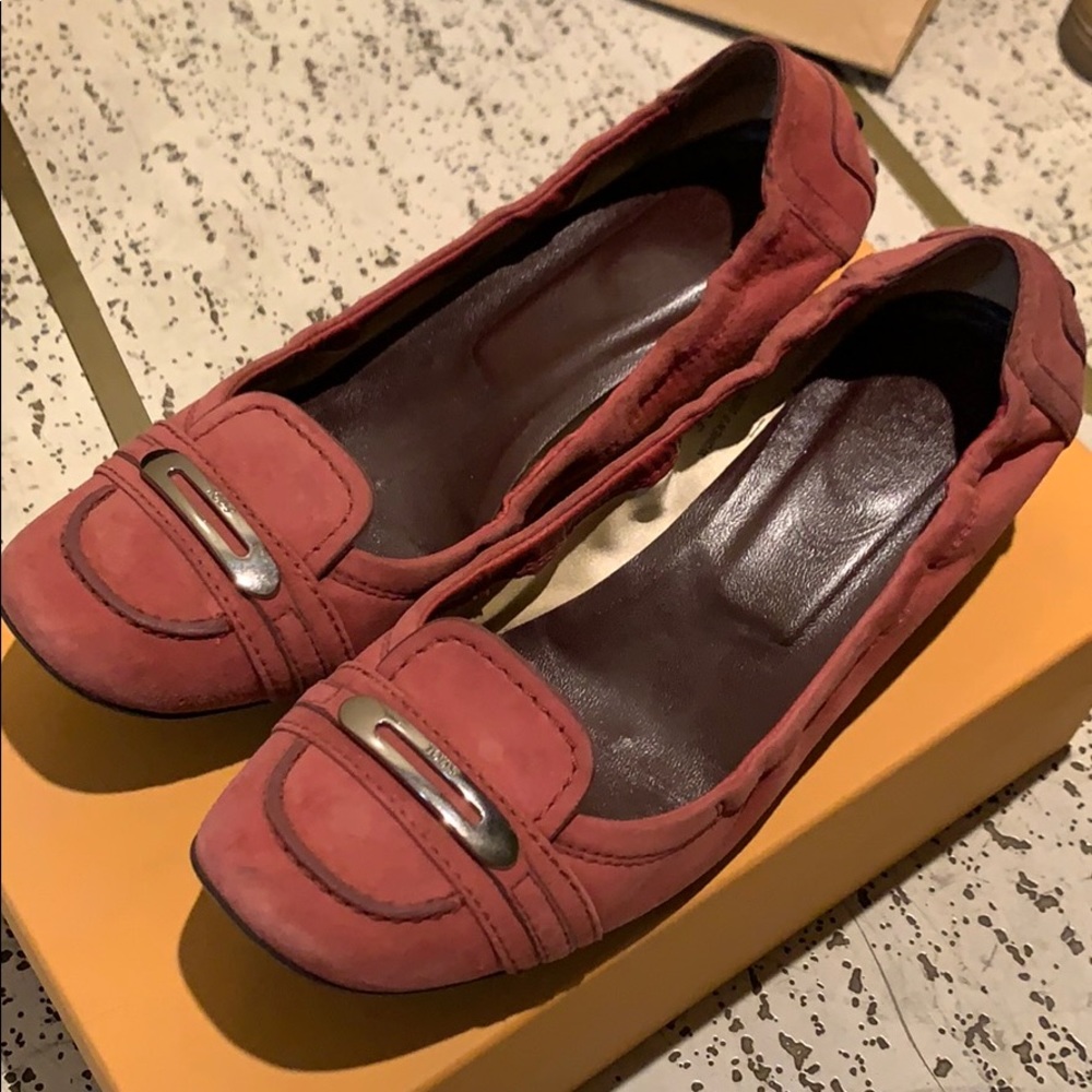 Tod’s suede kitten heels